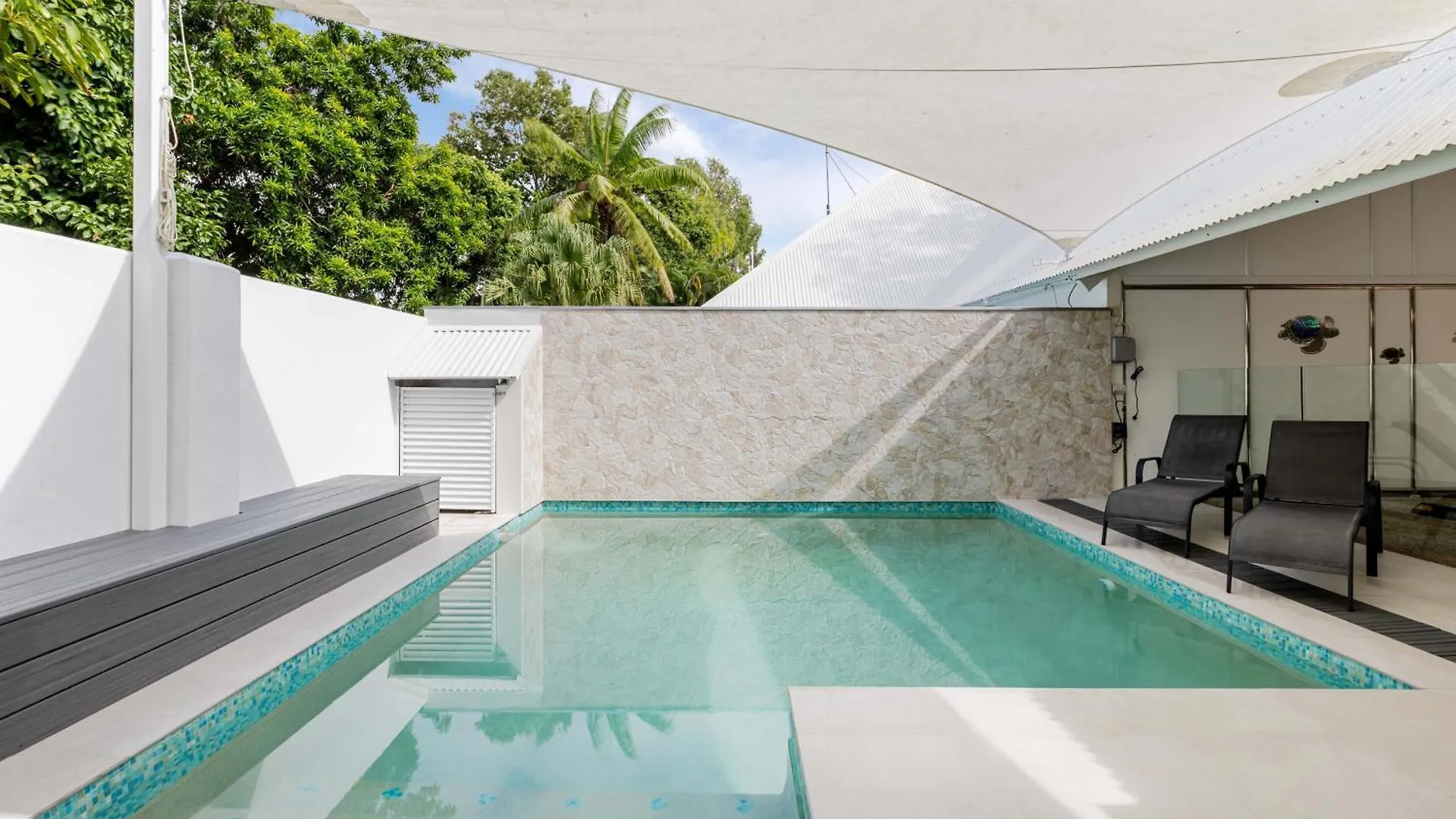 Serenity Villa With Heated Pool & Beach Access Πορτ Ντάγκλας