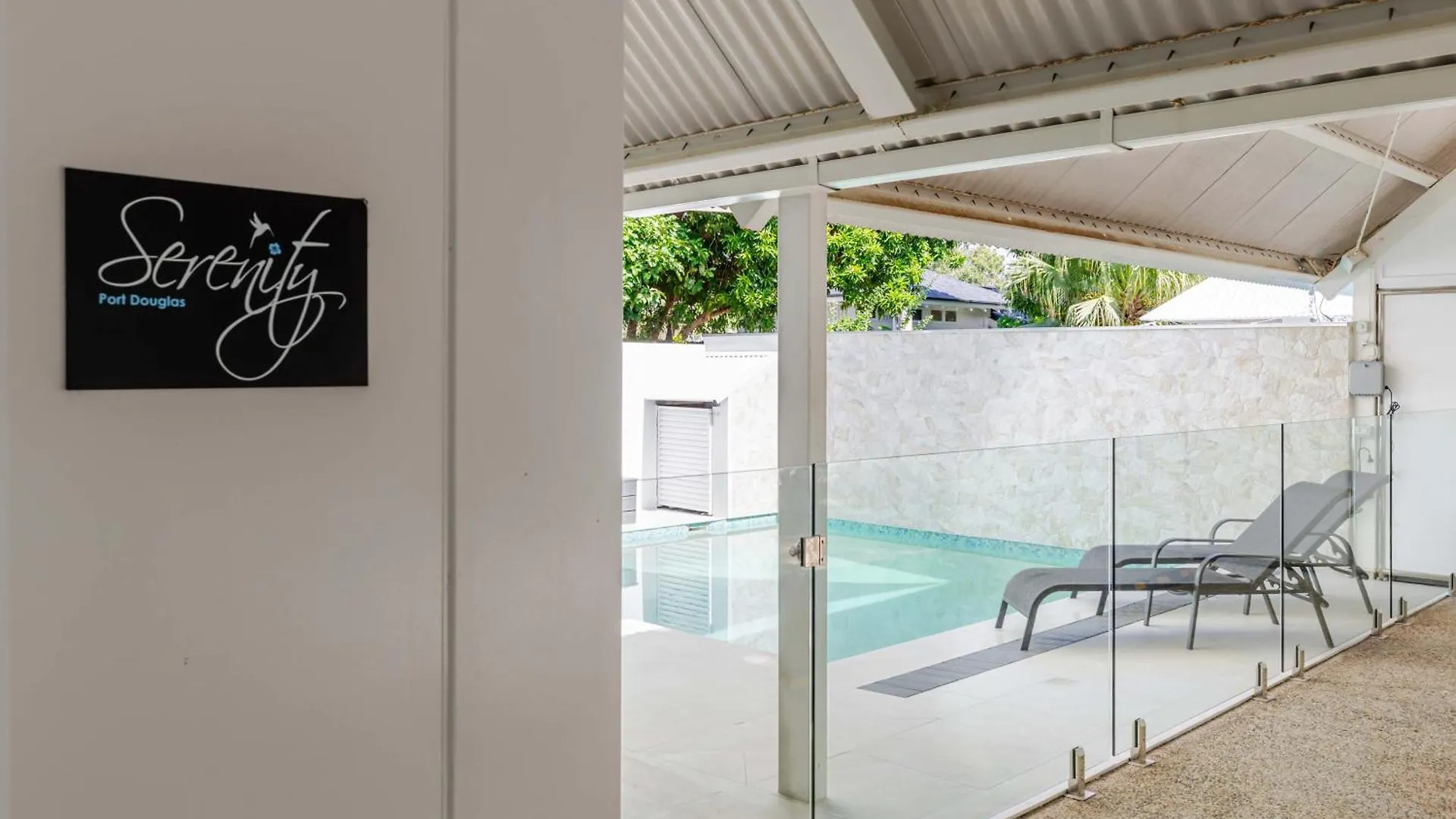 Serenity Villa With Heated Pool & Beach Access Πορτ Ντάγκλας