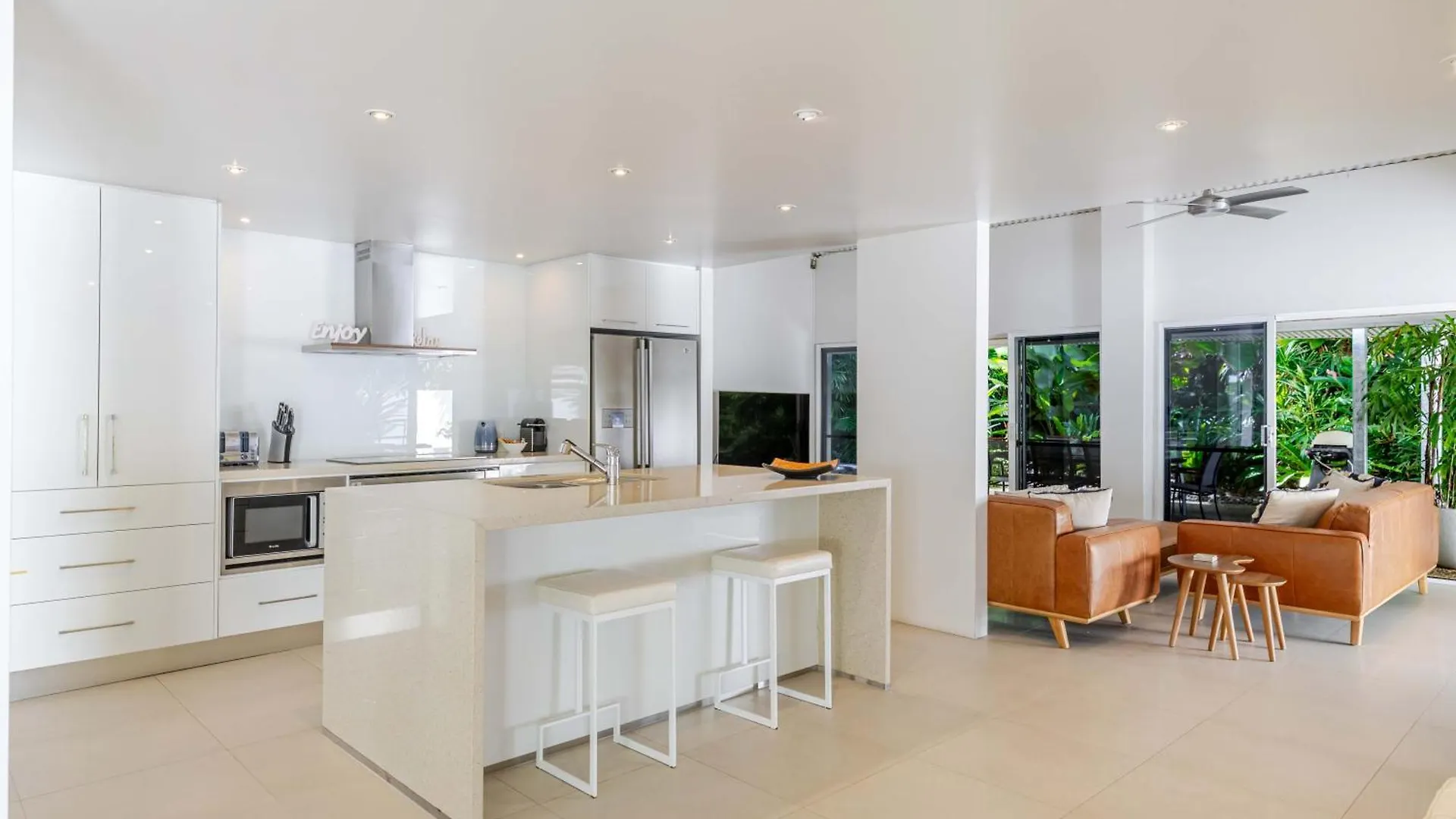 Serenity Villa With Heated Pool & Beach Access Πορτ Ντάγκλας
