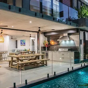  Villa Azure - Luxurious & Modern